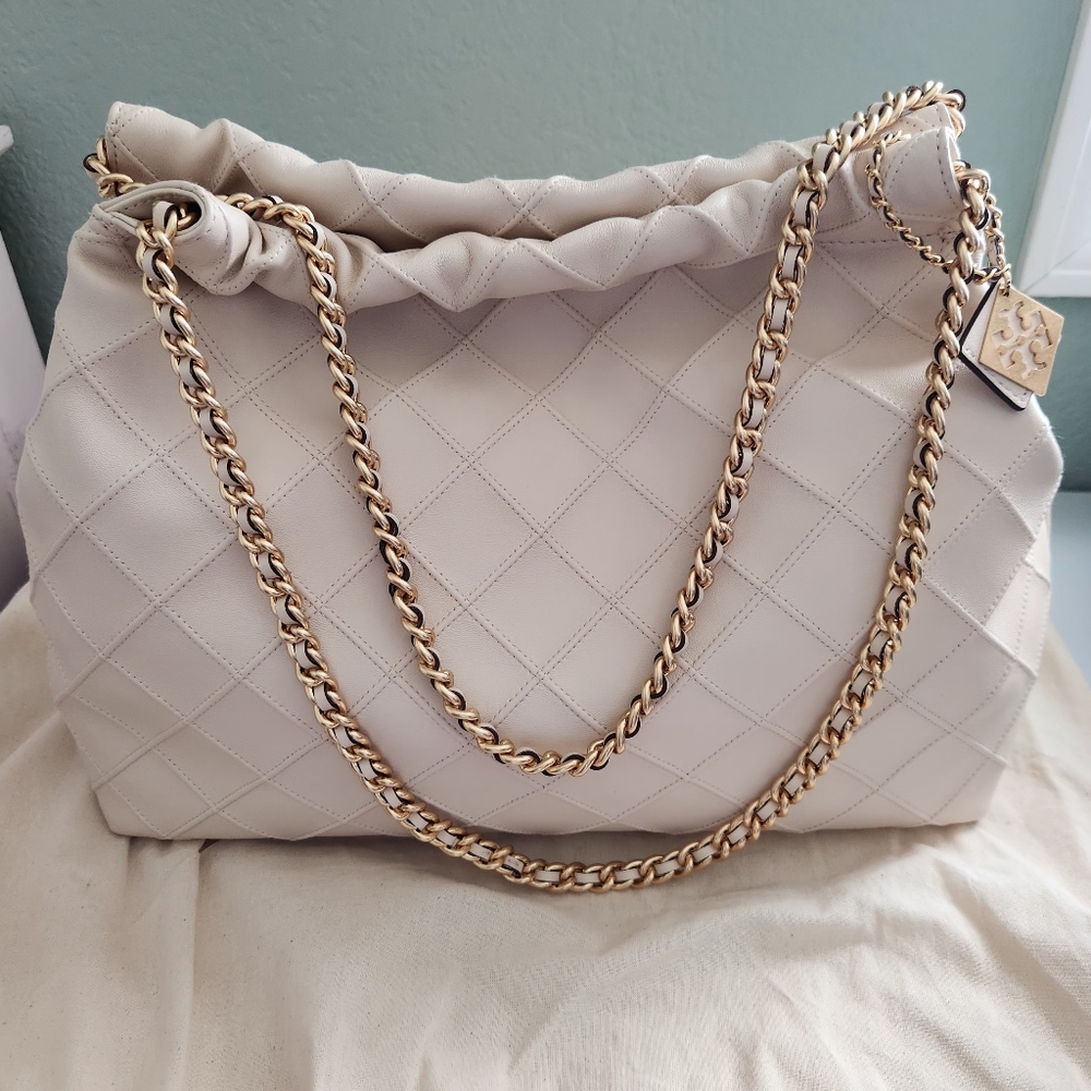 Tory Burch Quilted Shoulder Bag in Light Beige with Gold Chain